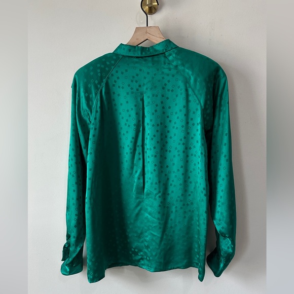 Beautiful Forest Green Vintage 100% Silk Blouse By Christian Dior Size 10 - Picture 2 of 10
